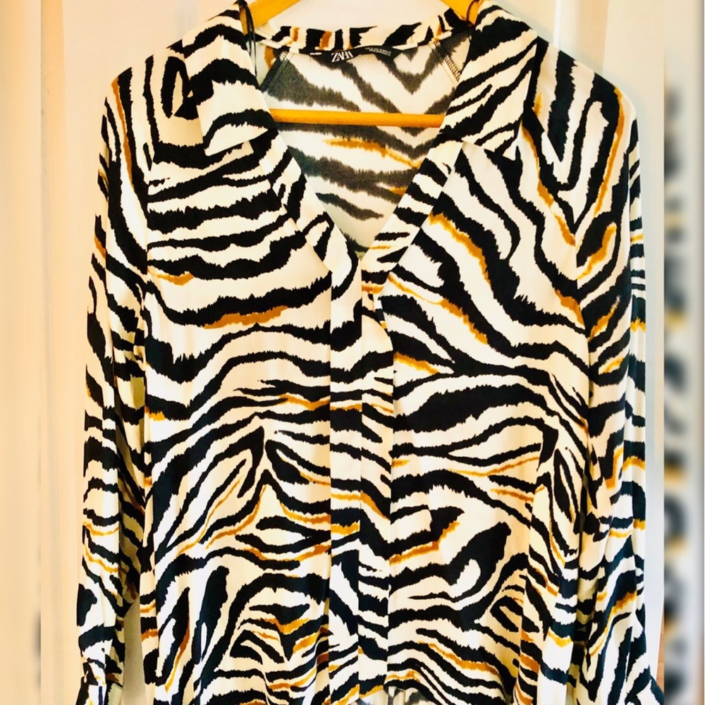 NWOT Zara animal print blouse